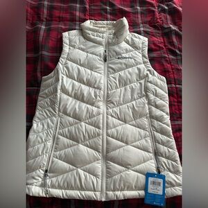 Columbia Women's Cream Quilted Vest